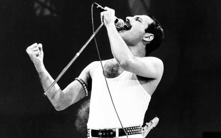 Freddie Mercury-Net Worth, Bio, Songs, Albums, Family, Kids, Personal Life